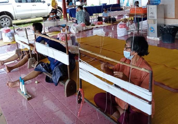 พช.นครพนม ยกระดับผ้าทอนครพนม “สืบสานภูมิปัญญา พัฒนาผ้าไทย” เพื่อสร้างงาน สร้างอาชีพ สร้างรายได้สู่ชุมชน