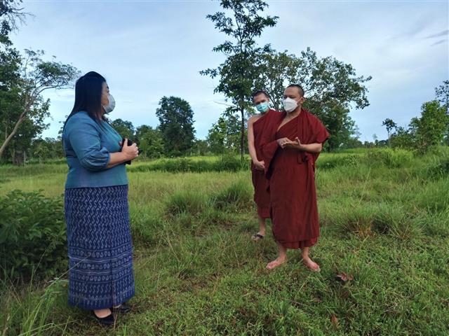 พช.นครพนม ต่อยอดขยายผล “โครงการ โคก หนองนา วัดประชารัฐสร้างสุข”