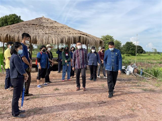 พช.นครพนม นำเสนอสรุปผลการขับเคลื่อนงานที่สำคัญ ในการตรวจราชการของหัวหน้าผู้ตรวจราชการกรมการพัฒนาชุมชน ประจำเดือนกันยายน 2564