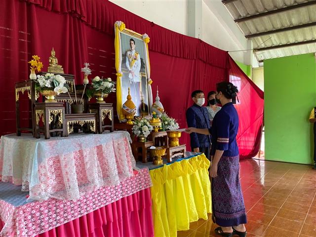 พช.นครพนม “หนุนเสริม หัวใจรุกรบ” ครัวเรือนพื้นที่ต้นแบบ โคก หนอง นา โมเดล