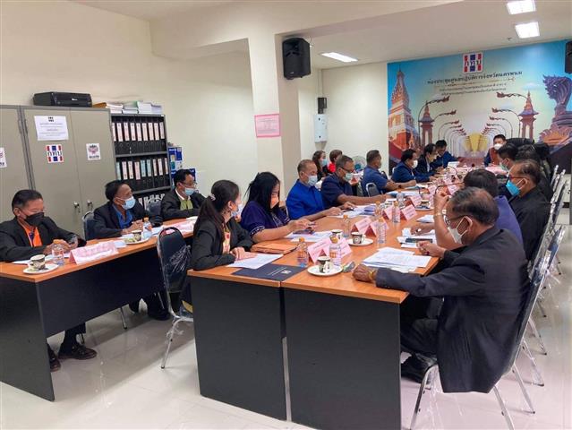 พช.นครพนม ร่วมประชุมคณะกรรมการเครือข่ายกองทุนหมู่บ้านและชุมชนเมืองจังหวัดนครพนม