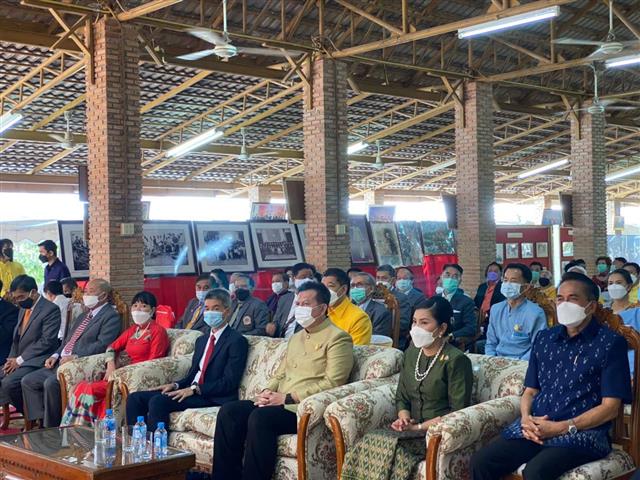 ผู้ว่าฯ นครพนม จับมือกงสุลใหญ่สาธารณรัฐสังคมนิยมเวียดนามประจำจังหวัดขอนแก่น เปิดพิธีปลูกต้นไม้เพื่อรำลึก 45 ปี แห่งการสถาปนาความสัมพันธ์ทางการทูตไทย – เวียดนาม