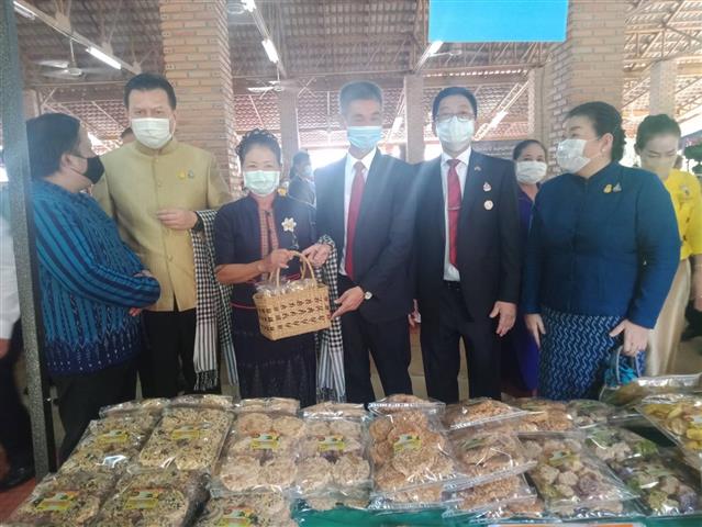 ผู้ว่าฯ นครพนม จับมือกงสุลใหญ่สาธารณรัฐสังคมนิยมเวียดนามประจำจังหวัดขอนแก่น เปิดพิธีปลูกต้นไม้เพื่อรำลึก 45 ปี แห่งการสถาปนาความสัมพันธ์ทางการทูตไทย – เวียดนาม