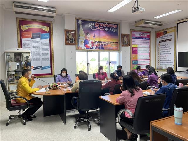พช.นครพนม ประชุม Morning Brief ผู้อำนวยการกลุ่มงาน นักวิชาการพัฒนาชุมชนและเจ้าหน้าที่ทุกคนในการขับเคลื่อนงานพัฒนาชุมชน