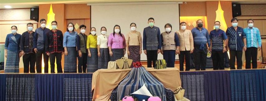 พช.นครพนม เดินหน้าสร้างการรับรู้ “การขับเคลื่อนงานพัฒนาชุมชน ประจำปี 2565” หวังผลบรรลุวิสัยทัศน์กรมการพัฒนาชุมชน “เศรษฐกิจฐานรากมั่นคงและชุมชนพึ่งตนเองได้ ภายในปี 2565”