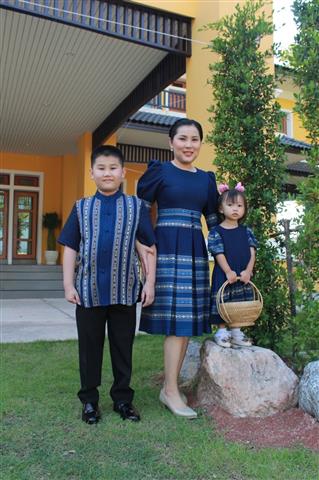 พ่อเมืองนครพนม นำทัพเดินหน้าส่งเสริมการใช้และสวมใส่ผ้าไทย ตามพระดำริสมเด็จพระเจ้าลูกเธอ เจ้าฟ้าสิริวัณณวรี นารีรัตนราชกัญญา “ผ้าไทยใส่ให้สนุก” และตามมติคณะรัฐมนตรี เมื่อวันที่ 9 มิถุนายน 2563