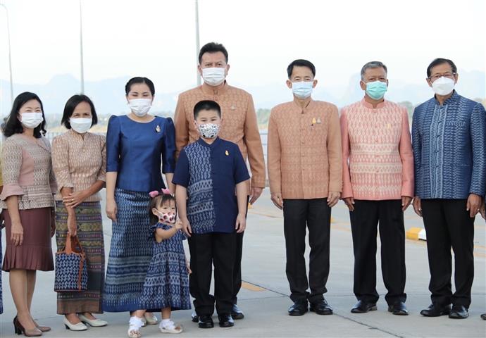 พ่อเมืองนครพนม นำทัพเดินหน้าส่งเสริมการใช้และสวมใส่ผ้าไทย ตามพระดำริสมเด็จพระเจ้าลูกเธอ เจ้าฟ้าสิริวัณณวรี นารีรัตนราชกัญญา “ผ้าไทยใส่ให้สนุก” และตามมติคณะรัฐมนตรี เมื่อวันที่ 9 มิถุนายน 2563