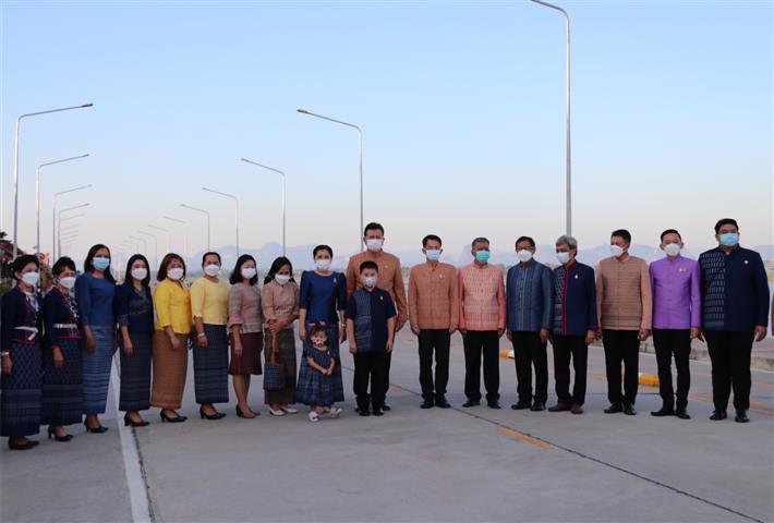 พ่อเมืองนครพนม นำทัพเดินหน้าส่งเสริมการใช้และสวมใส่ผ้าไทย ตามพระดำริสมเด็จพระเจ้าลูกเธอ เจ้าฟ้าสิริวัณณวรี นารีรัตนราชกัญญา “ผ้าไทยใส่ให้สนุก” และตามมติคณะรัฐมนตรี เมื่อวันที่ 9 มิถุนายน 2563