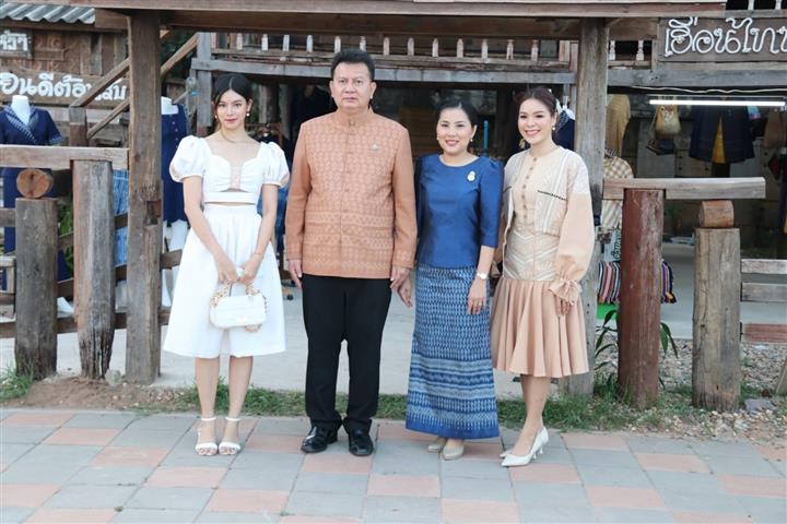 พ่อเมืองนครพนม นำทัพเดินหน้าส่งเสริมการใช้และสวมใส่ผ้าไทย ตามพระดำริสมเด็จพระเจ้าลูกเธอ เจ้าฟ้าสิริวัณณวรี นารีรัตนราชกัญญา “ผ้าไทยใส่ให้สนุก” และตามมติคณะรัฐมนตรี เมื่อวันที่ 9 มิถุนายน 2563