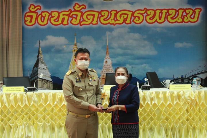จังหวัดนครพนม สนองปณิธาน เจ้าฟ้าสิริวัณณวรีฯ จัดพิธีแบบลายผ้าบาติกพระราชทาน