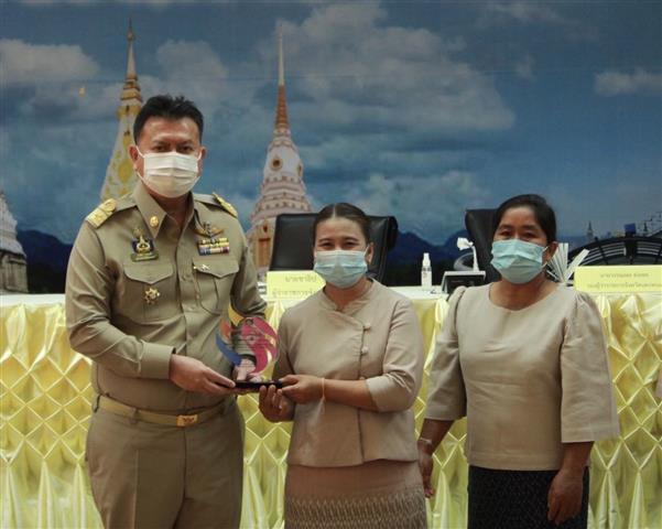 จังหวัดนครพนม สนองปณิธาน เจ้าฟ้าสิริวัณณวรีฯ จัดพิธีแบบลายผ้าบาติกพระราชทาน