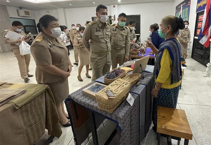 จังหวัดนครพนม สนองปณิธาน เจ้าฟ้าสิริวัณณวรีฯ จัดพิธีแบบลายผ้าบาติกพระราชทาน