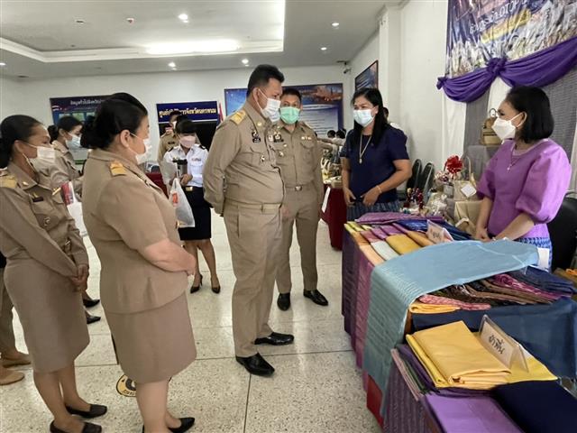 จังหวัดนครพนม สนองปณิธาน เจ้าฟ้าสิริวัณณวรีฯ จัดพิธีแบบลายผ้าบาติกพระราชทาน