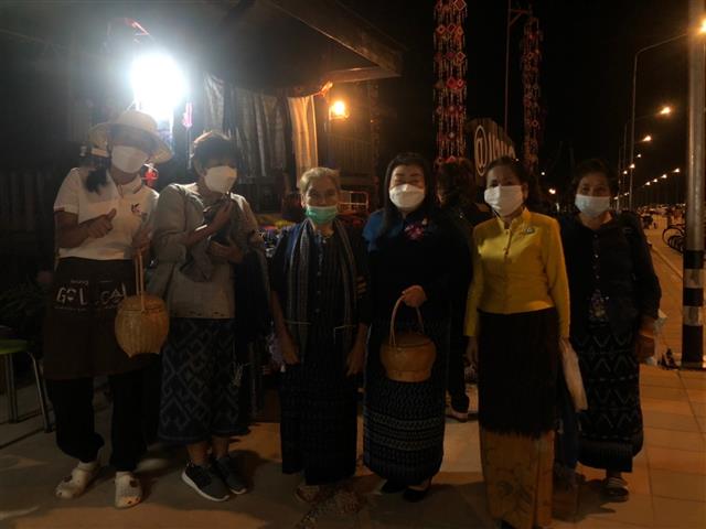 ผู้ว่าฯ นครพนม เปิดงาน “สืบสานตำนานถิ่นวิถีไทย ประเพณีลอยกระทง 8 ชนเผ่า”