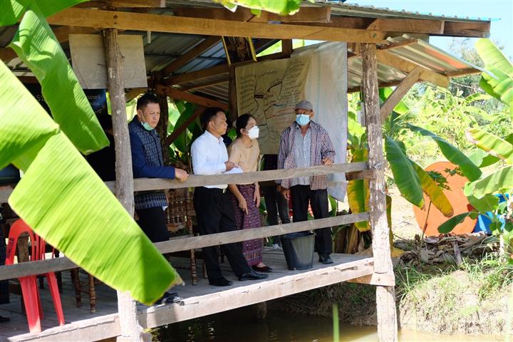 ผู้ตรวจราชการกรมการพัฒนาชุมชน ลงพื้นที่ชื่นชมความสำเร็จศูนย์เรียนรู้ทฤษฎีใหม่ ประยุกต์สู่ “โคก หนอง นา โมเดล”