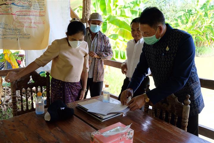 ผู้ตรวจราชการกรมการพัฒนาชุมชน ลงพื้นที่ชื่นชมความสำเร็จศูนย์เรียนรู้ทฤษฎีใหม่ ประยุกต์สู่ “โคก หนอง นา โมเดล”