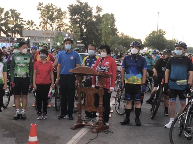 พช.นครพนม ร่วมกระตุ้นการท่องเที่ยวเชิงสุขภาพ  กิจกรรม ”ปั่นจักรยานชายโขง”