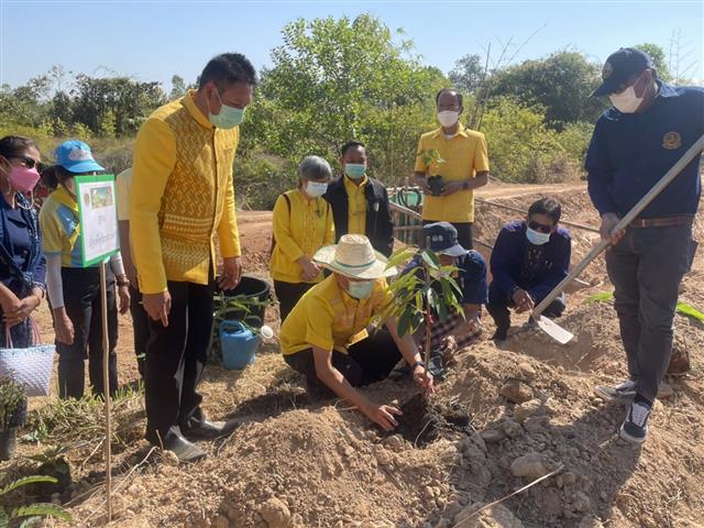 พช.นครพนม จัดกิจกรรมเอามื้อสามัคคี เนื่องใน “วันดินโลก” (World Soil Day) และสัปดาห์การพัฒนา
