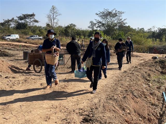 พช.นครพนม จัดกิจกรรมเอามื้อสามัคคี เนื่องใน “วันดินโลก” (World Soil Day) และสัปดาห์การพัฒนา