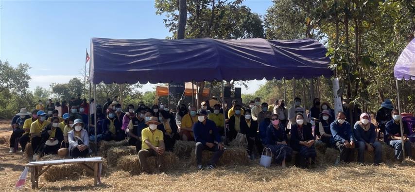 พช.นครพนม จัดกิจกรรมเอามื้อสามัคคี เนื่องใน “วันดินโลก” (World Soil Day) และสัปดาห์การพัฒนา
