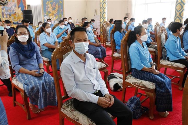 พช.นครพนม จัดกิจกรรมพิธีทอดผ้าป่าสมทบกองทุนแม่ของแผ่นดิน ปี 2564