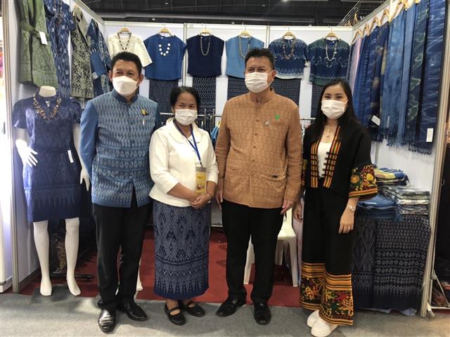 ผู้ว่าฯ นครพนม ร่วมพิธีเปิดงานโอทอปไทย สู้ภัยโควิค – 19
