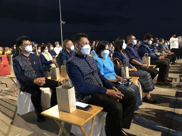 ผู้ว่าฯ นครพนม ส่งเสริมและกระตุ้นเศรษฐกิจการท่องเที่ยว จัดงาน“Nakhon Phanom Winter Festival” ตอน สายลมแห่งความทรงจำ
