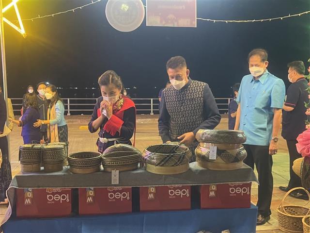 ผู้ว่าฯ นครพนม ส่งเสริมและกระตุ้นเศรษฐกิจการท่องเที่ยว จัดงาน“Nakhon Phanom Winter Festival” ตอน สายลมแห่งความทรงจำ