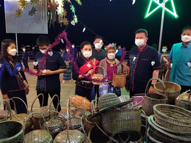 ผู้ว่าฯ นครพนม ส่งเสริมและกระตุ้นเศรษฐกิจการท่องเที่ยว จัดงาน“Nakhon Phanom Winter Festival” ตอน สายลมแห่งความทรงจำ
