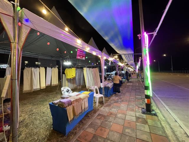 ผู้ว่าฯ นครพนม ส่งเสริมและกระตุ้นเศรษฐกิจการท่องเที่ยว จัดงาน“Nakhon Phanom Winter Festival” ตอน สายลมแห่งความทรงจำ