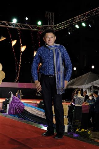 อลังการ “ร้อยหลาก พรรณราย ผ้าไทยนครพนม” งาน Nakhon Phanom Winter Festival ตอน สายลมแห่งความทรงจำ