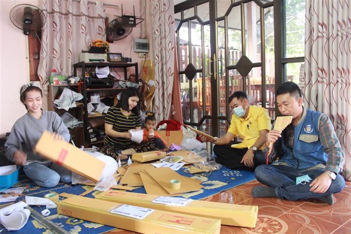 พช.นครพนม หนุนเสริมช่องทางการตลาดออนไลน์ สร้างมิติใหม่ในการจำหน่ายสินค้า OTOP นครพนม