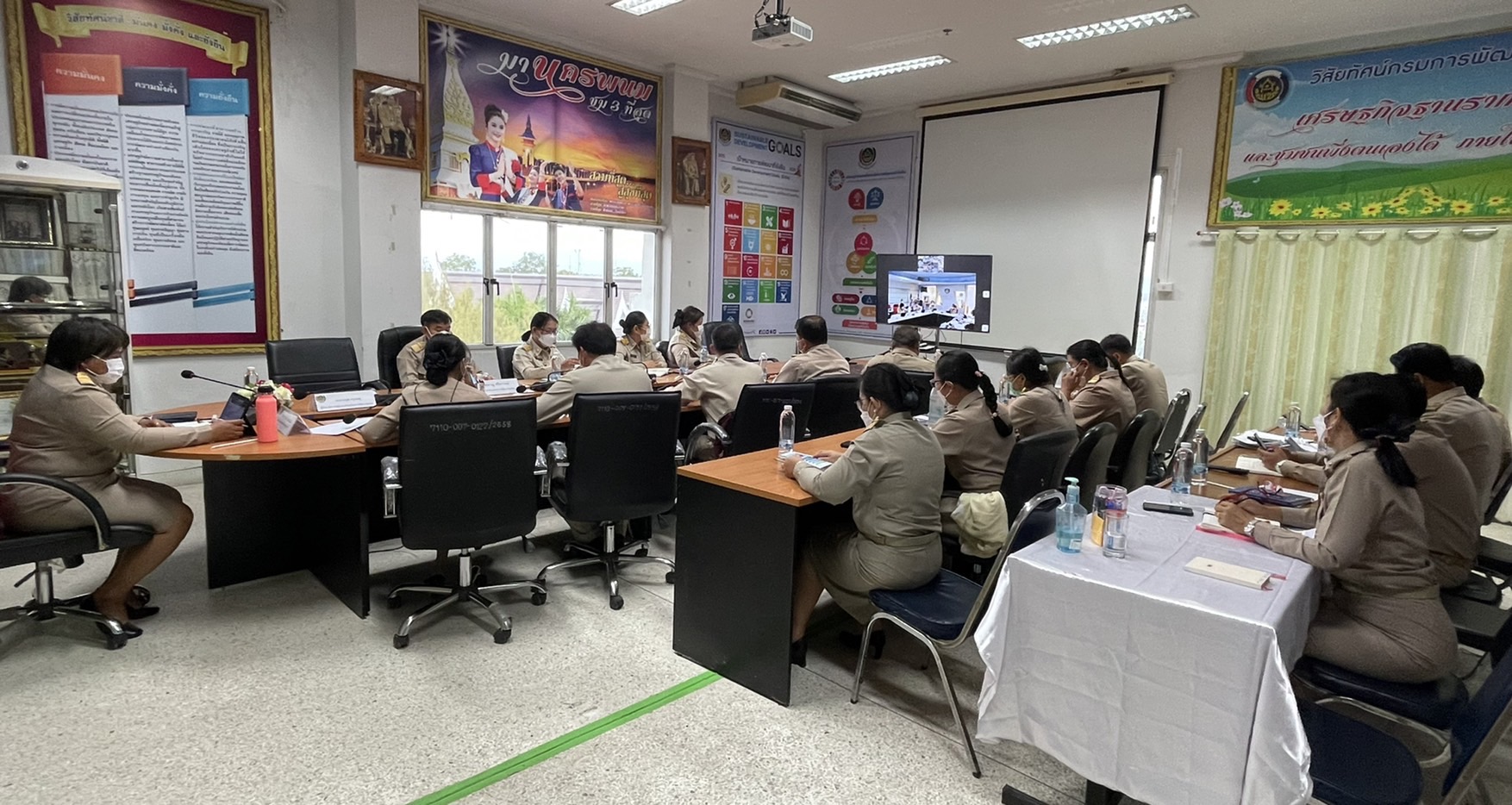 พช.นครพนม ร่วมการประชุมกรมการพัฒนาชุมชน ครั้งที่ ๑/๒๕๖๕ ประจำปีงบประมาณ พ.ศ. ๒๕๖๕ ผ่านระบบ Video Conference