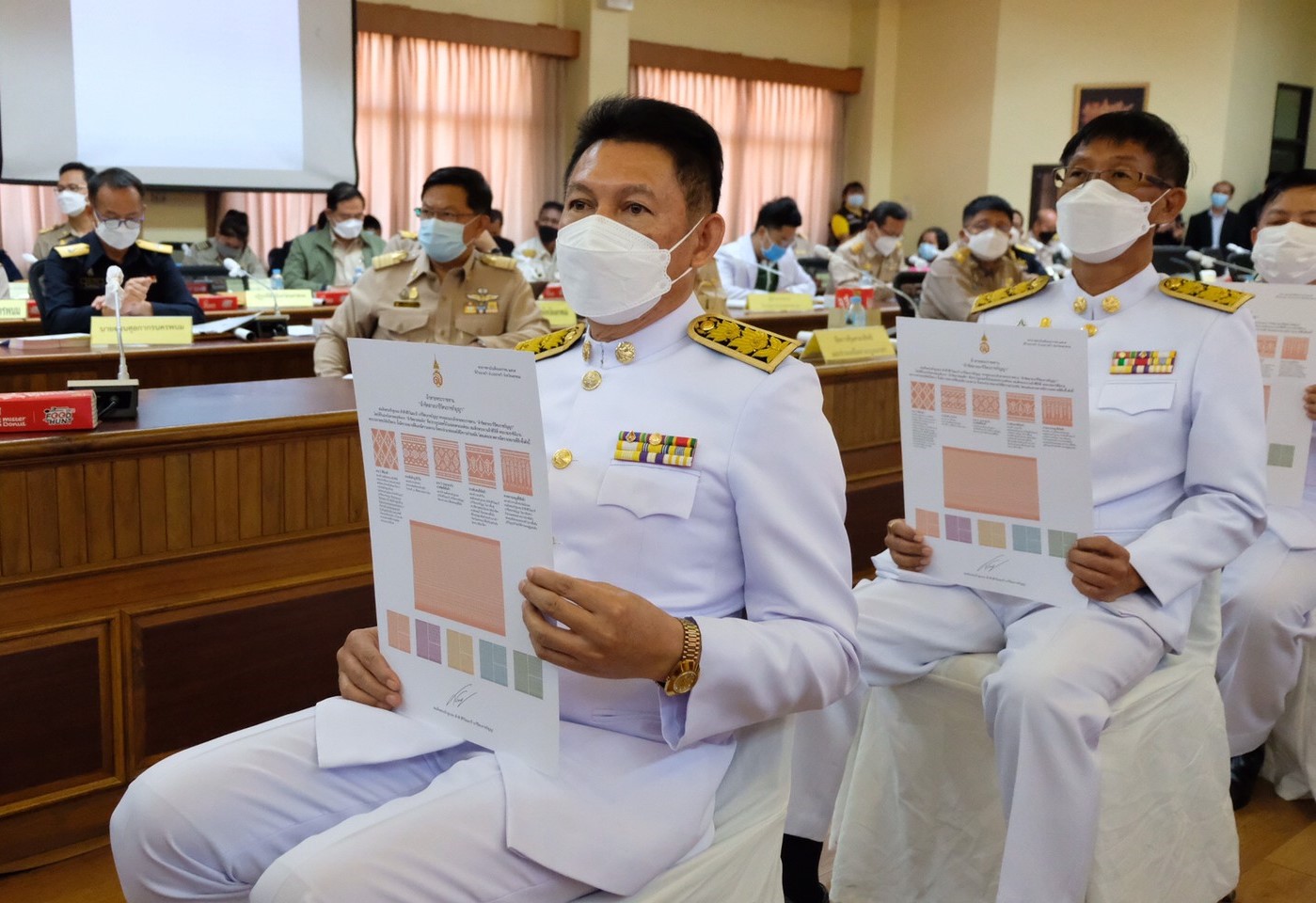 จังหวัดนครพนม จัดพิธีมอบแบบลายผ้าขิดพระราชทาน “ผ้าขิดลายนารีรัตนราชกัญญา”