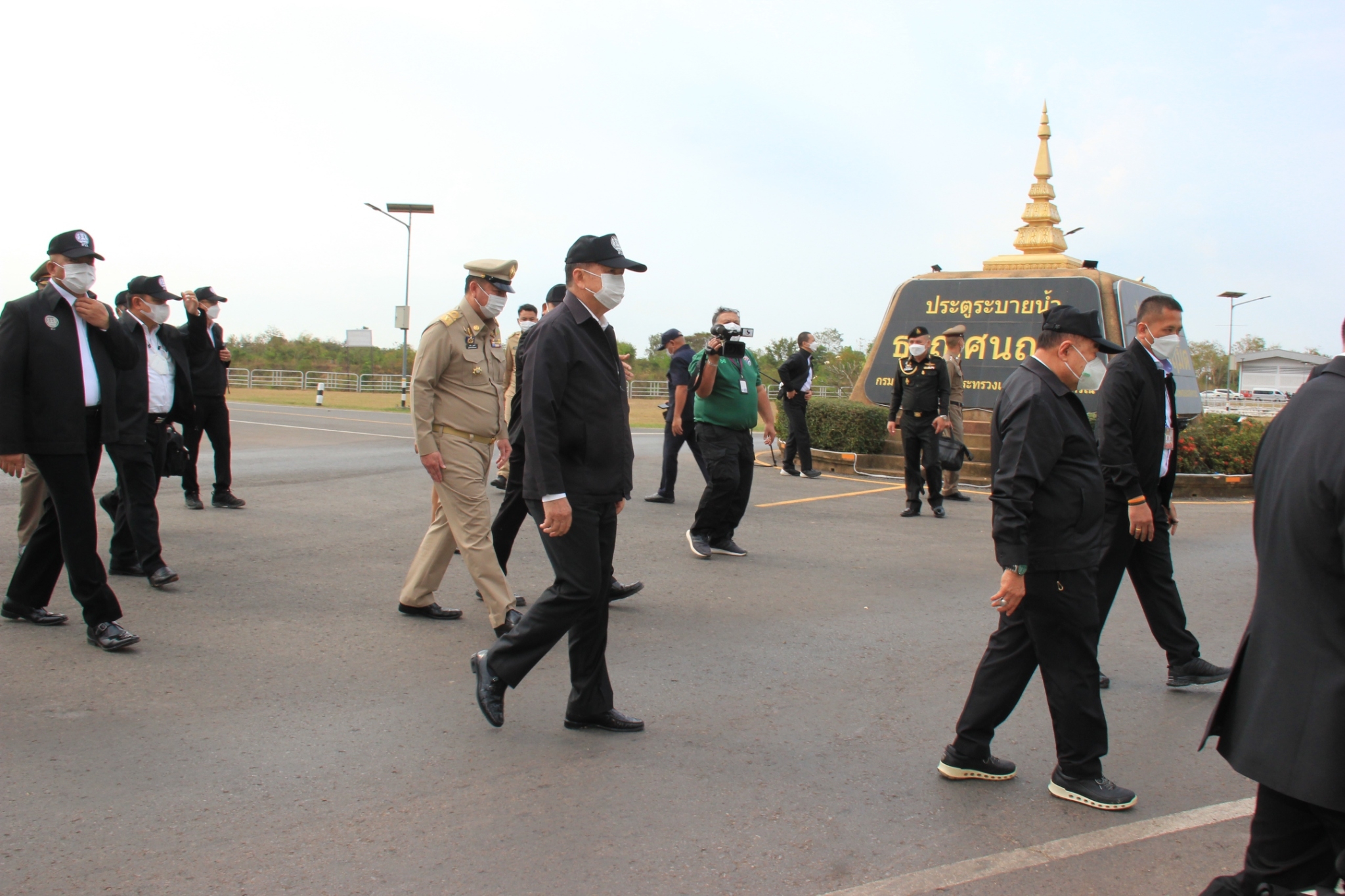 บิ๊กป้อม ลงพื้นที่นครพนม ติดตามความพร้อมแก้ปัญหาภัยแล้ง เพื่อสร้างความกินดีอยู่ดีให้ประชาชน