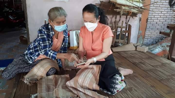 กระทรวงมหาดไทยและสมาคมแม่บ้านมหาดไทย จัดพิธีมอบแบบลายผ้าขิดพระราชทาน “ผ้าขิดลายนารีรัตนราชกัญญา” ให้แก่ผู้ว่าราชการจังหวัดและประธานแม่บ้านมหาดไทยจังหวัดทุกจังหวัด