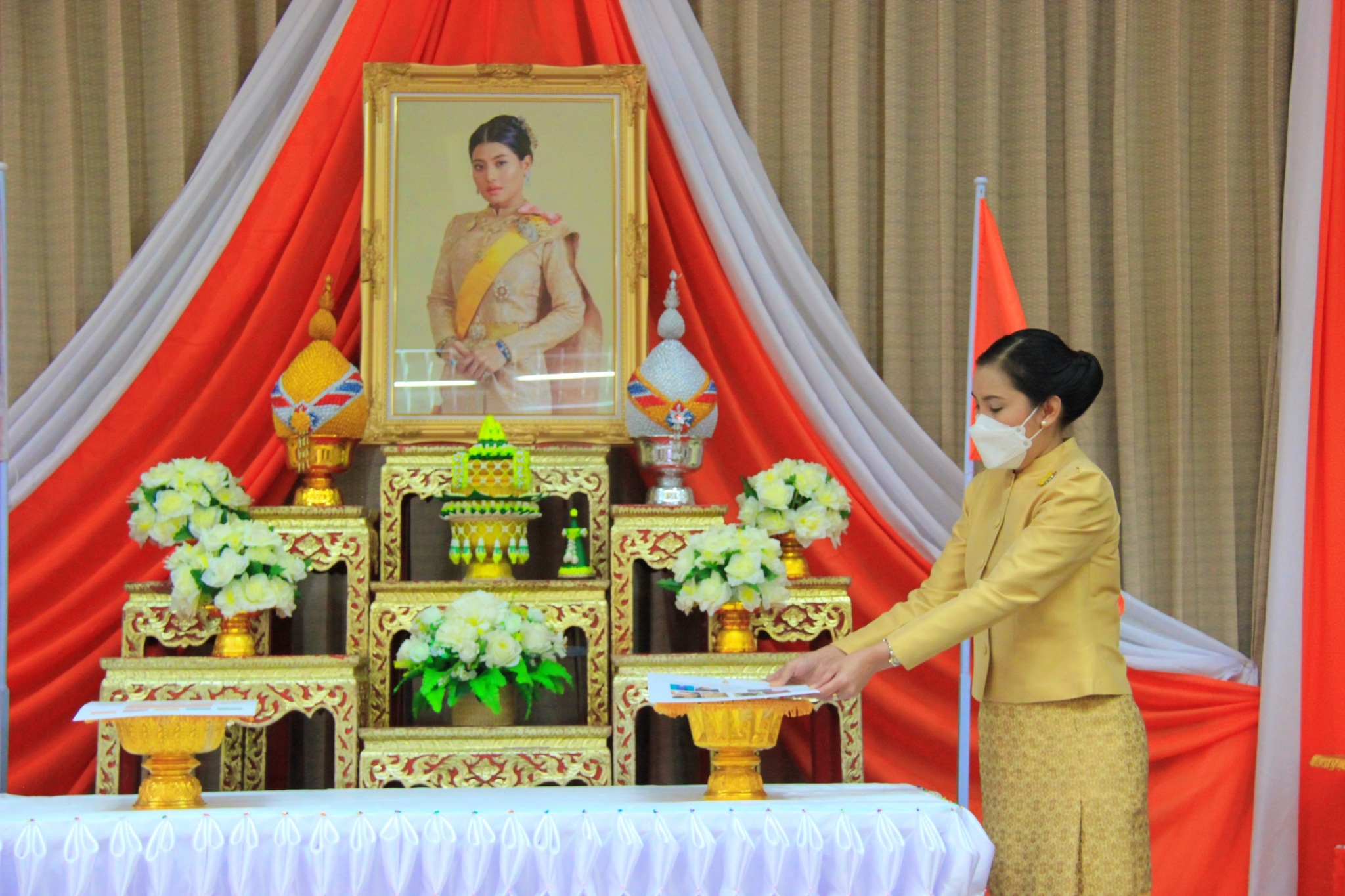 จังหวัดนครพนม จัดพิธีมอบแบบลายผ้าขิดพระราชทาน “ผ้าขิดลายนารีรัตนราชกัญญา”