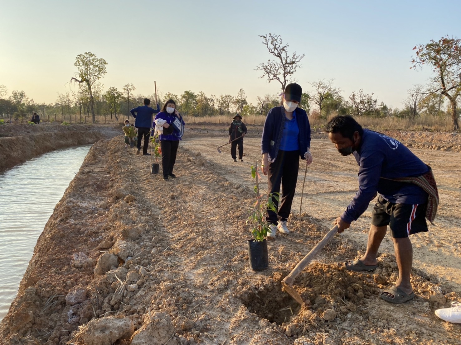 พช.นครพนม เดินหน้านิเทศ ติดตาม ให้คำแนะนำ สนับสนุนการปฏิบัติงานและประเมินผลการดำเนินงานพัฒนาชุมชน รอบไตรมาส 1-2 ประจำปีงบประมาณ พ.ศ. 2565 พื้นที่ อำเภอนาแก และ อำเภอวังยาง