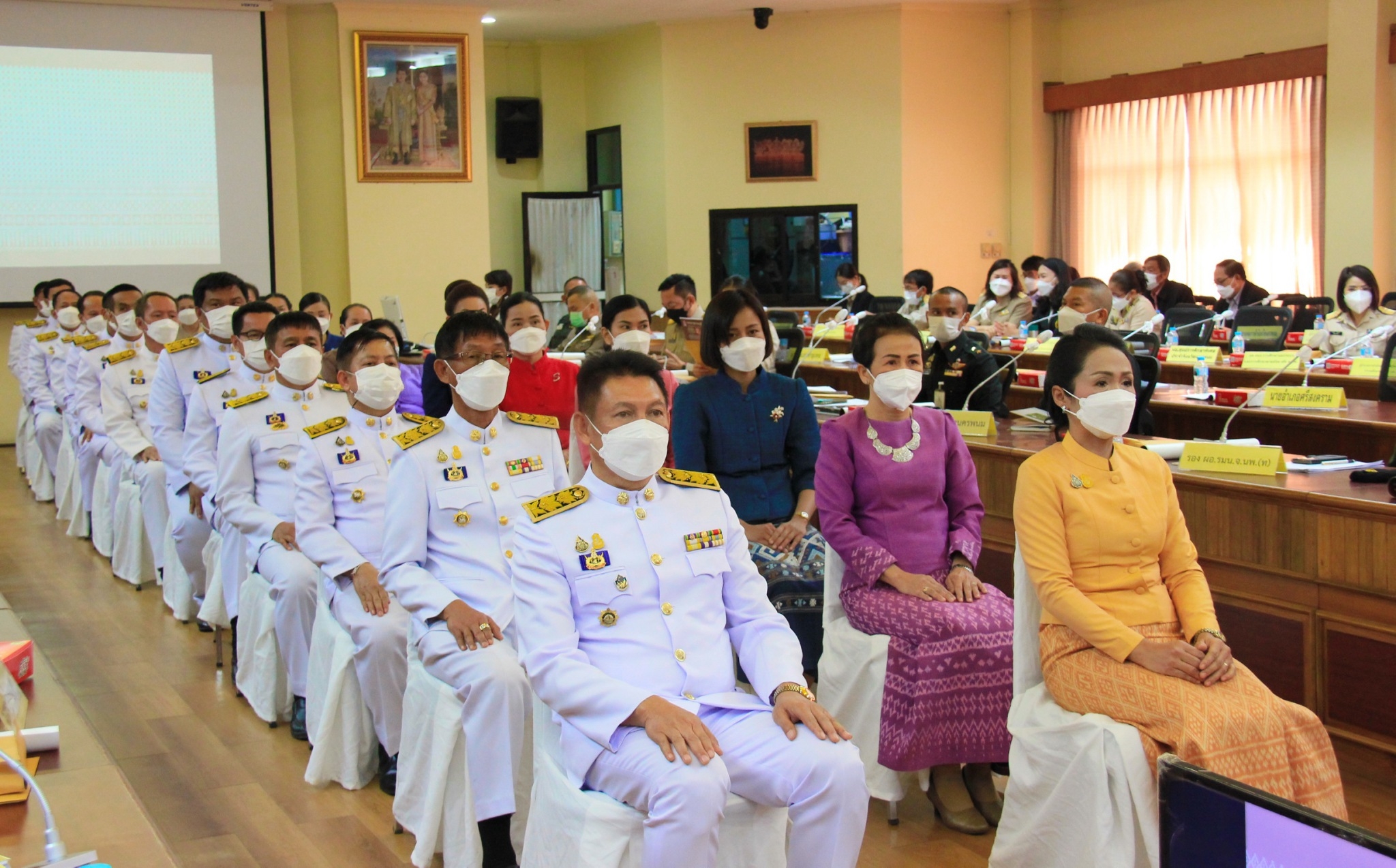 จังหวัดนครพนม จัดพิธีมอบแบบลายผ้าขิดพระราชทาน “ผ้าขิดลายนารีรัตนราชกัญญา”