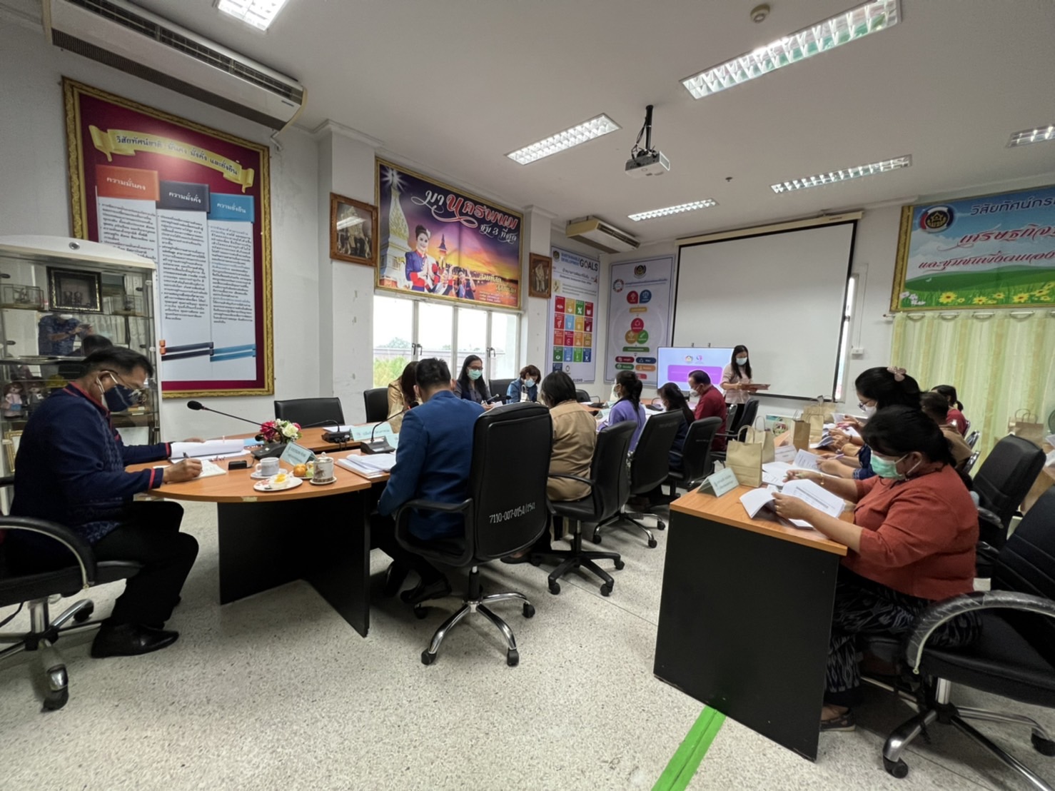 “สตรีมีเฮ” คณะอนุกรรมการบริหารกองทุนพัฒนาบทบาทสตรีระดับจังหวัด จังหวัดนครพนม อนุมัติโครงการส่งเสริมอาชีพสตรีจังหวัดนครพนม