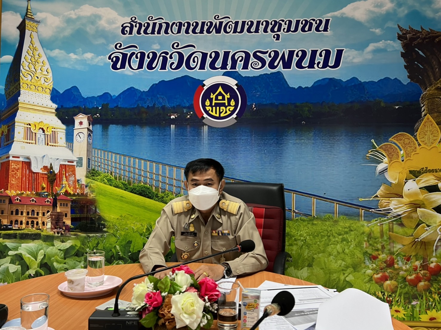 พช.นครพนม ร่วมรับฟังการประชุมสร้างความรู้ความเข้าใจเกี่ยวกับระบบโปรแกรมจัดเก็บ บันทึก และประมวลผลการจัดเก็บข้อมูล จปฐ. ปี 2565 (eBMN) และการเผยแพร่ประชาสัมพันธ์ฯ ผ่านระบบวีดิทัศน์ทางไกล (Video Conference)