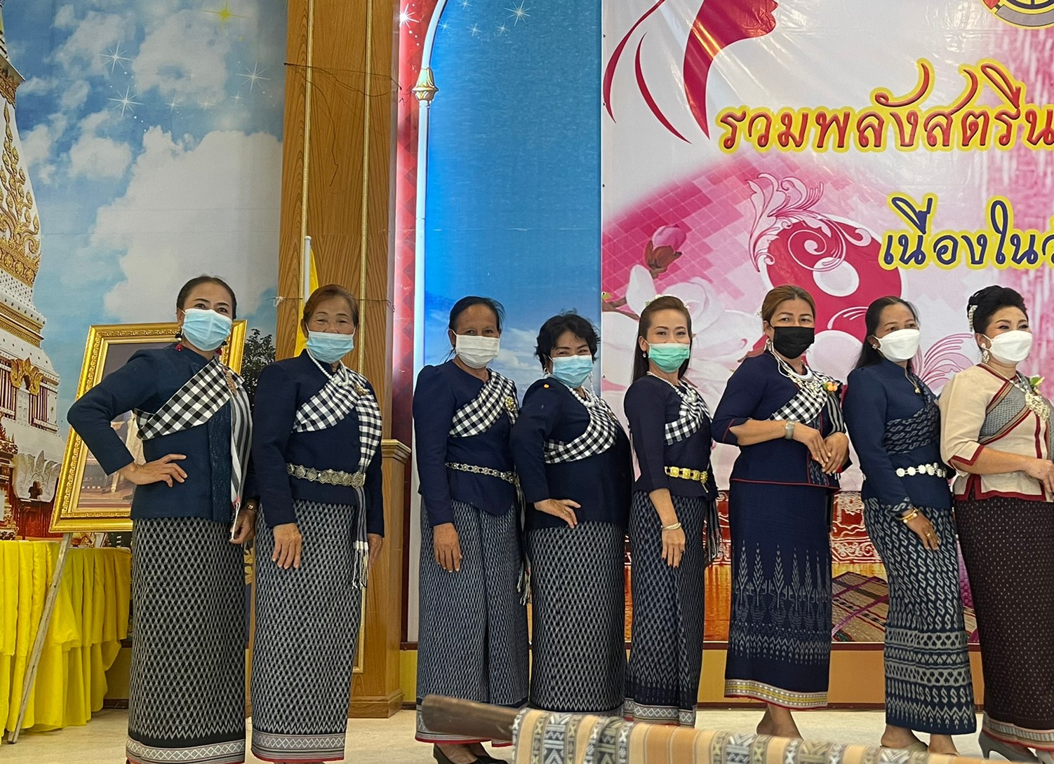 พช.นครพนม “รวมพลังสตรีนครพนมร่วมใจใส่ผ้าไทยให้สนุก” เนื่องในวันสตรีสากล ประจำปี 2565