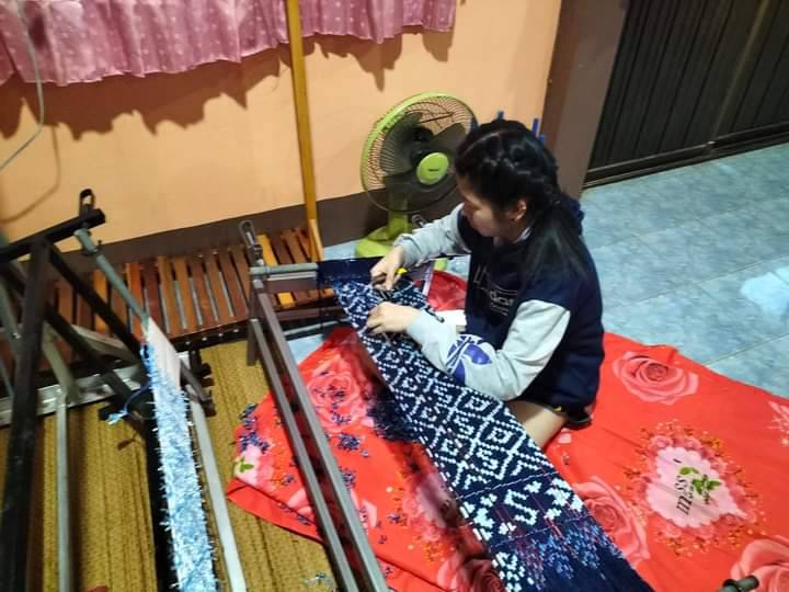 จังหวัดนครพนม เร่งส่งเสริมการทอผ้าลายพระราชทาน “ผ้าขิดลายนารีรัตนราชกัญญา”