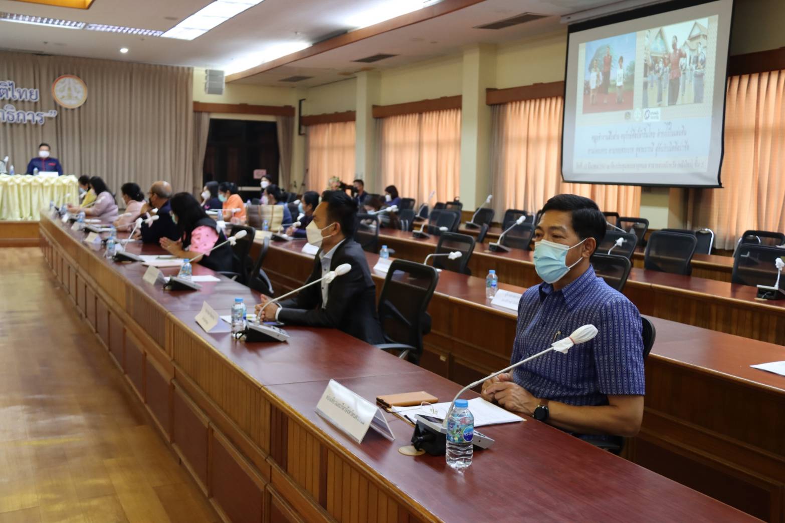 จังหวัดนครพนม เร่งติดตามการดำเนินงานขับเคลื่อนการสืบสาน อนุรักษ์ศิลป์ผ้าถิ่นไทย ดำรงไว้ในแผ่นดิน ตามโครงการ ตามรอยพระบาท คู่พระบารมี สู่ต้นกำเนิดศิลปาชีพ