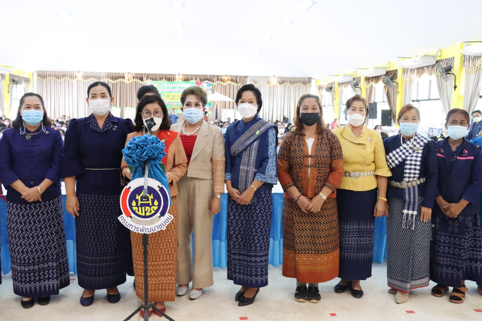 พช.นครพนม “รวมพลังสตรีนครพนมร่วมใจใส่ผ้าไทยให้สนุก” เนื่องในวันสตรีสากล ประจำปี 2565