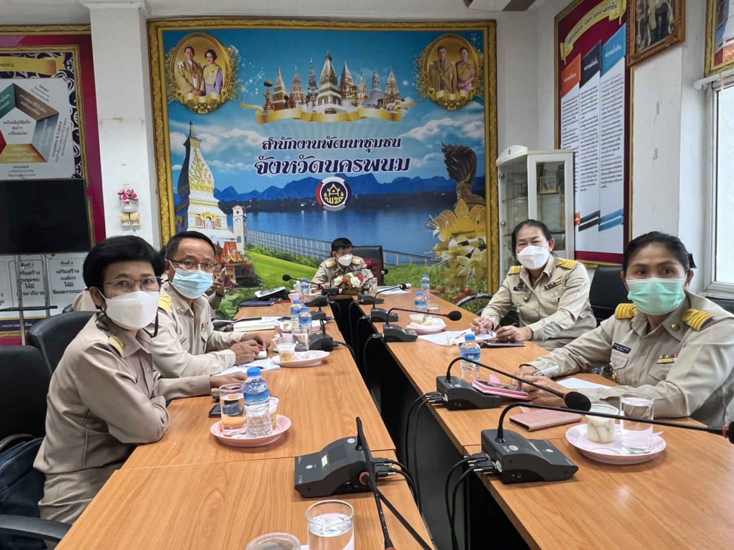 พช.นครพนม ร่วมรับฟังการประชุมสร้างความรู้ความเข้าใจเกี่ยวกับระบบโปรแกรมจัดเก็บ บันทึก และประมวลผลการจัดเก็บข้อมูล จปฐ. ปี 2565 (eBMN) และการเผยแพร่ประชาสัมพันธ์ฯ ผ่านระบบวีดิทัศน์ทางไกล (Video Conference)
