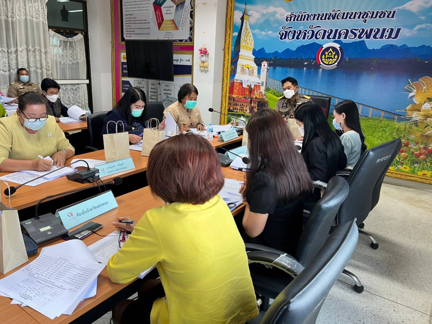 สตรีนครพนม มีเฮ! คณะอนุกรรมการบริหารกองทุนพัฒนาบทบาทสตรีระดับจังหวัด รุกส่งเสริมอาชีพสตรี