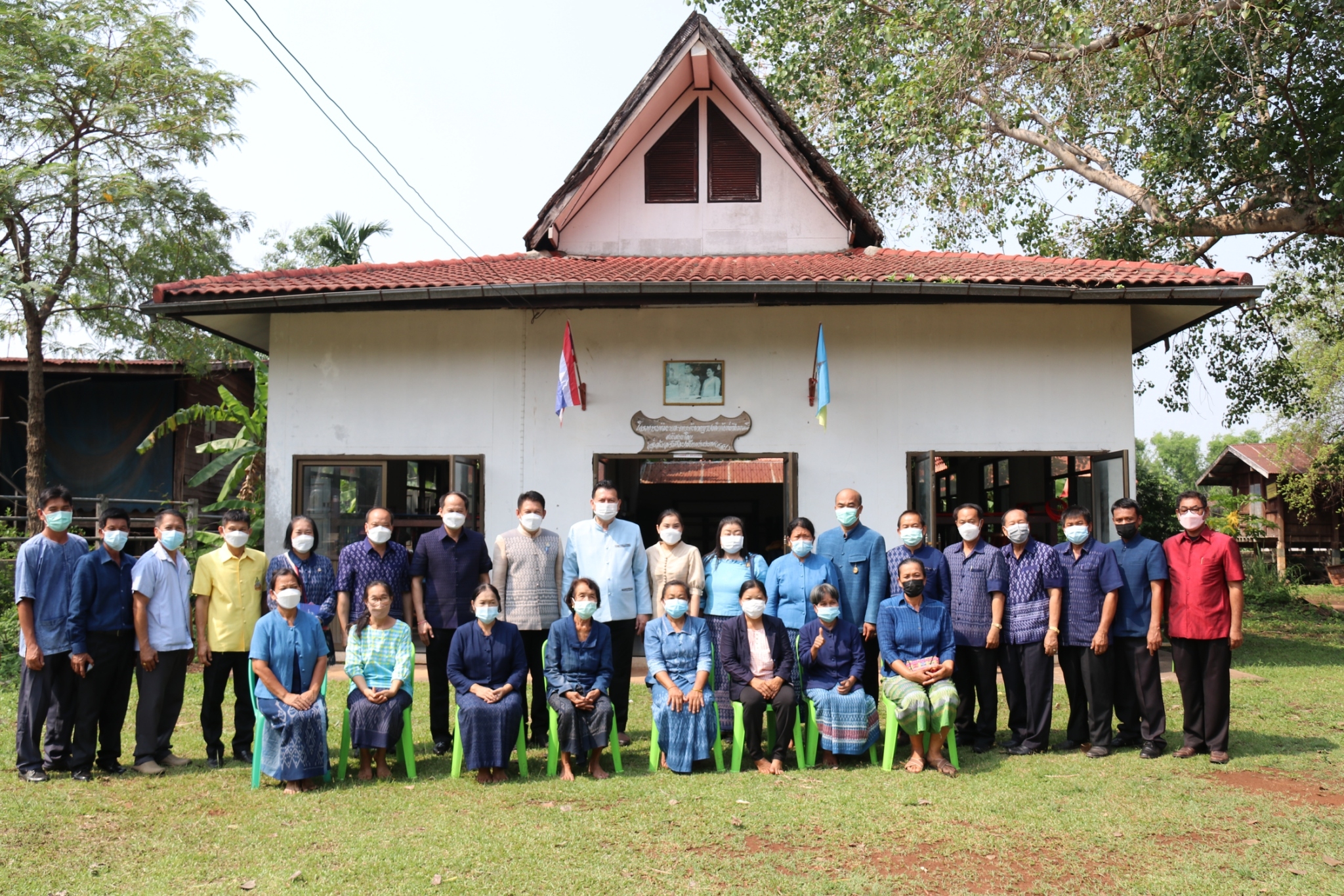 ผู้ว่าราชการจังหวัดนครพนม ควงประธานแม่บ้านมหาดไทยจังหวัดนครพนม สืบสานพระราชปณิธาน “นาหว้าโมเดล” ในโอกาสครบรอบ 50 ปี โครงการศิลปาชีพ