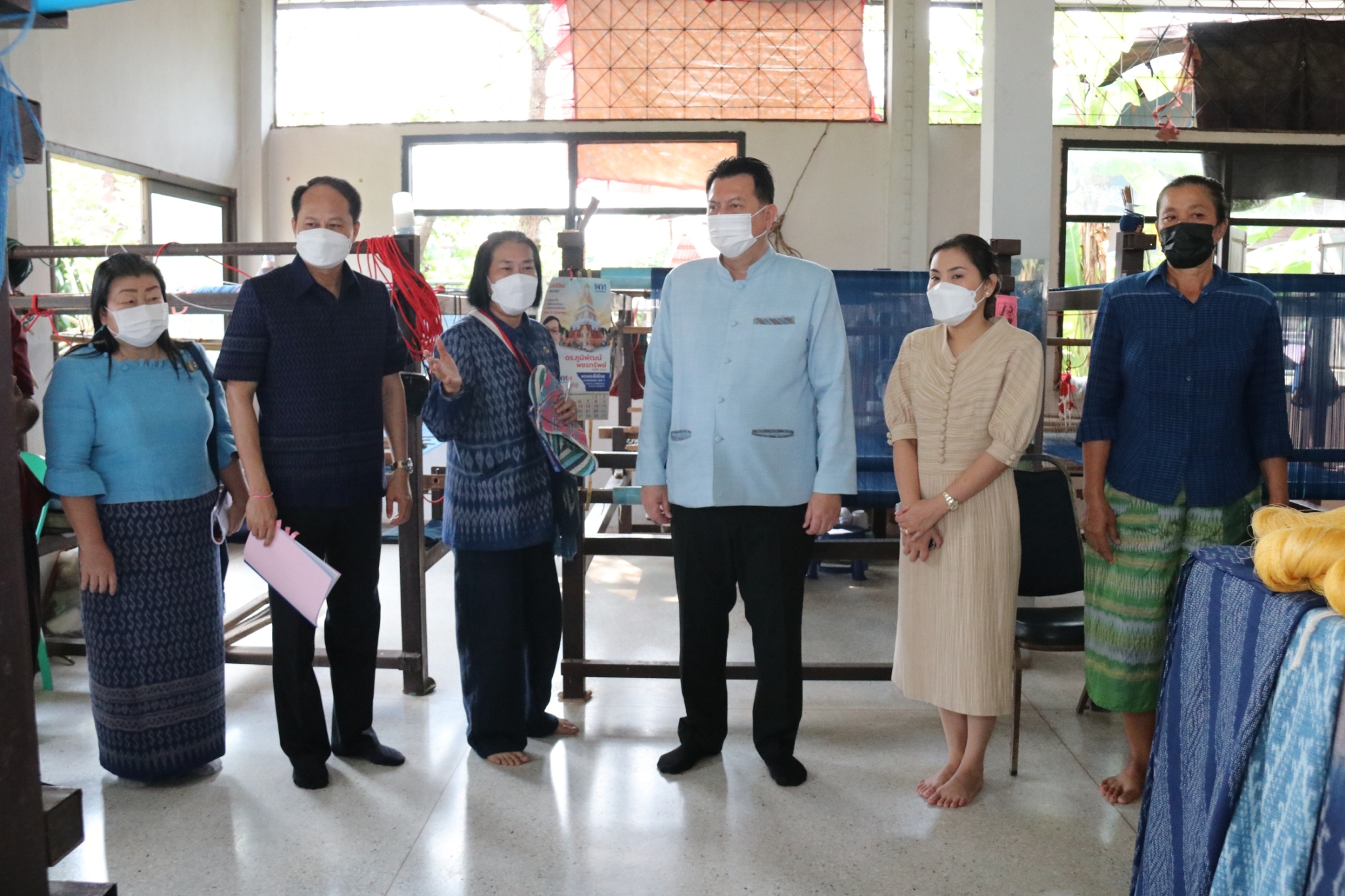 ผู้ว่าราชการจังหวัดนครพนม ควงประธานแม่บ้านมหาดไทยจังหวัดนครพนม สืบสานพระราชปณิธาน “นาหว้าโมเดล” ในโอกาสครบรอบ 50 ปี โครงการศิลปาชีพ