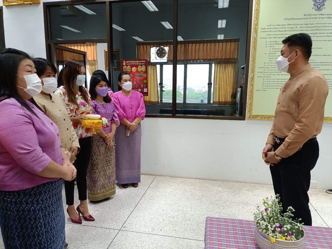 พช.นครพนม ร่วมใจ “รดน้ำขอพร” สืบสานประเพณีสงกรานต์
